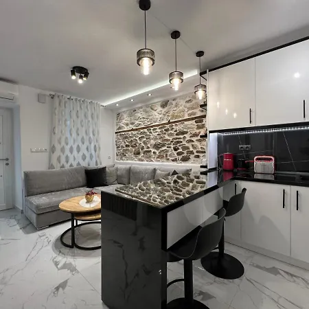 Aem House Lägenhet Prínos