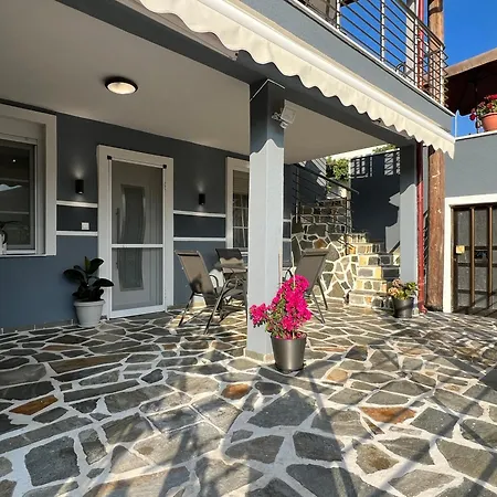 Lejlighed Aem House *