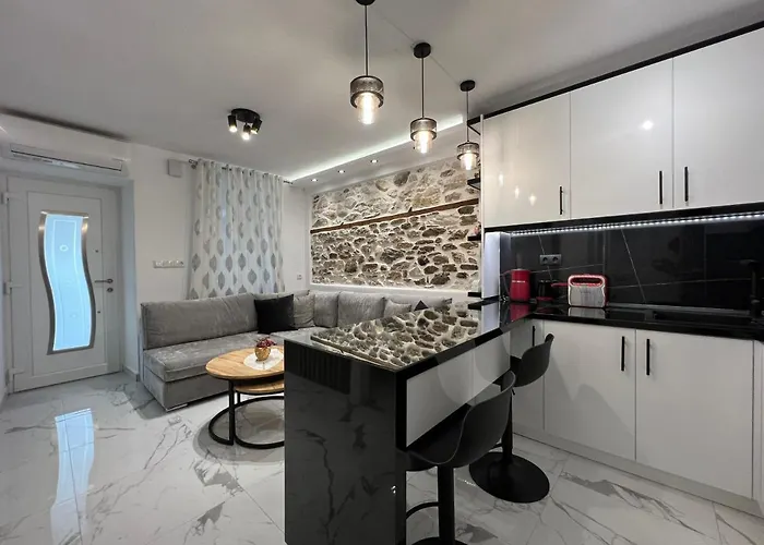 Aem House Lejlighed Prínos